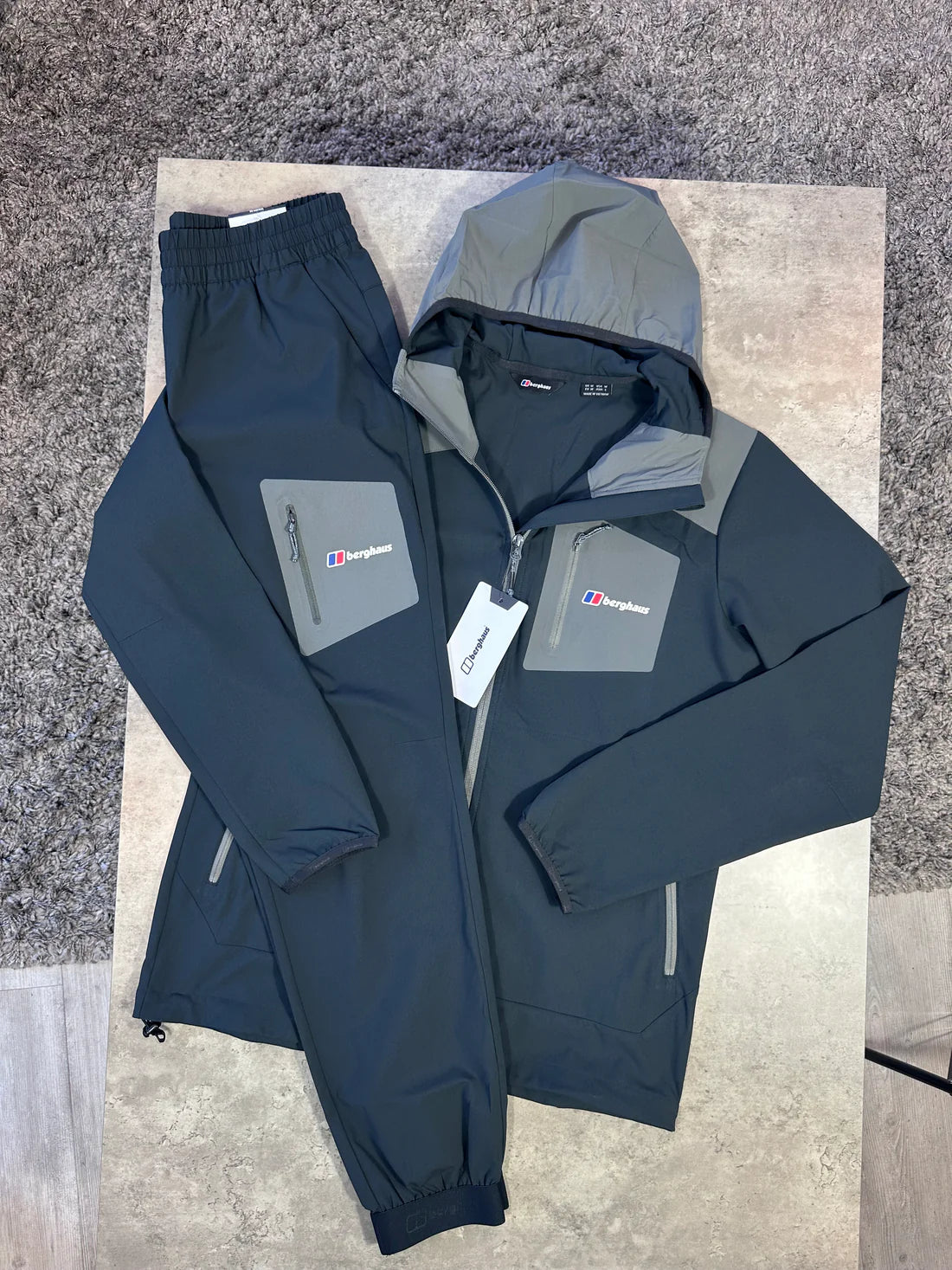 BERGHAUS WOVEN TRACKSUIT - BLACK / DARK GREY