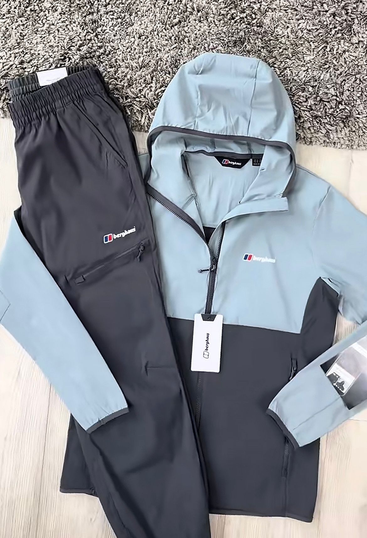 BERGHAUS FLEECE TRACKSUIT - BLACK/LIGHT BLUE